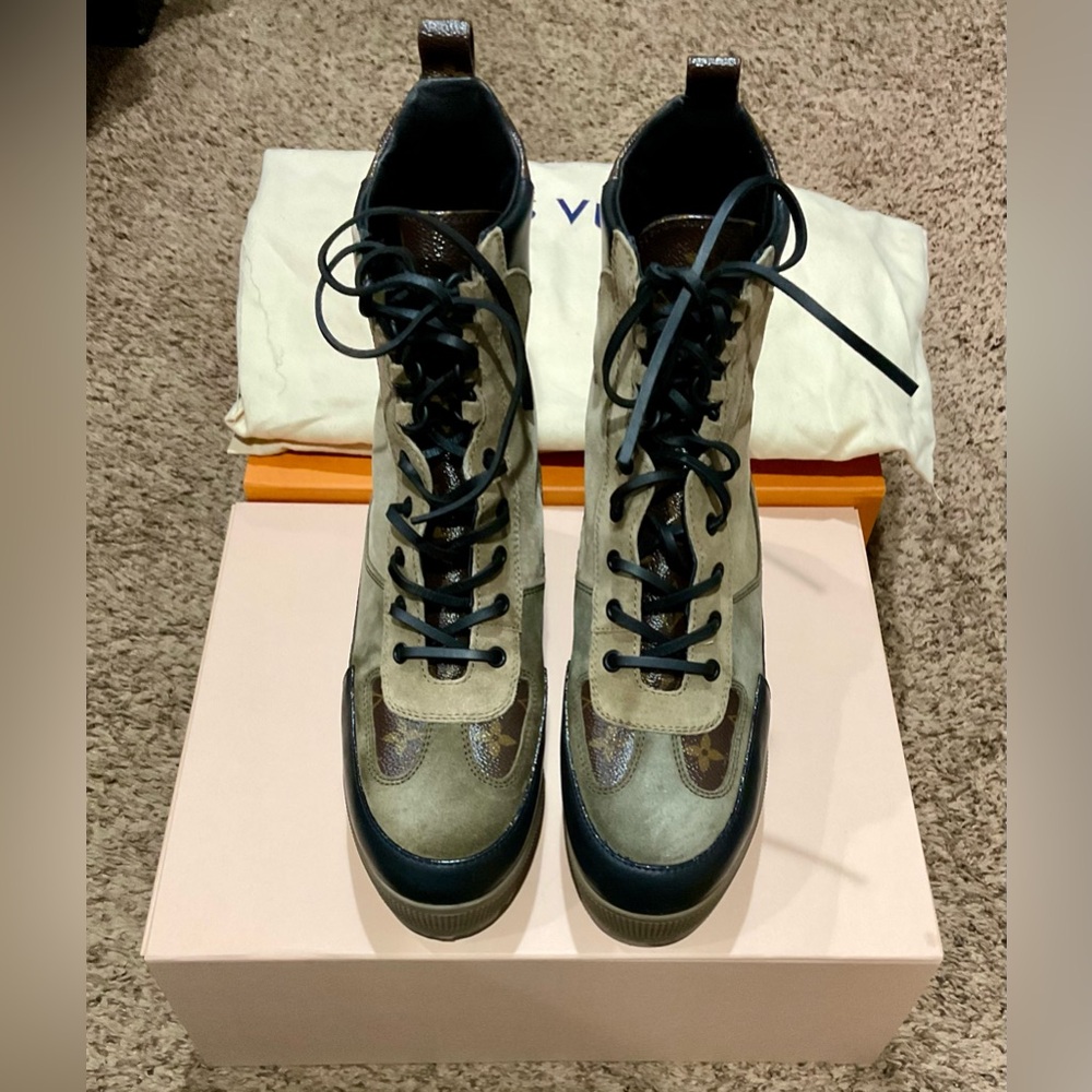 SOLD Louis Vuitton Laureate Desert Boots Size 41